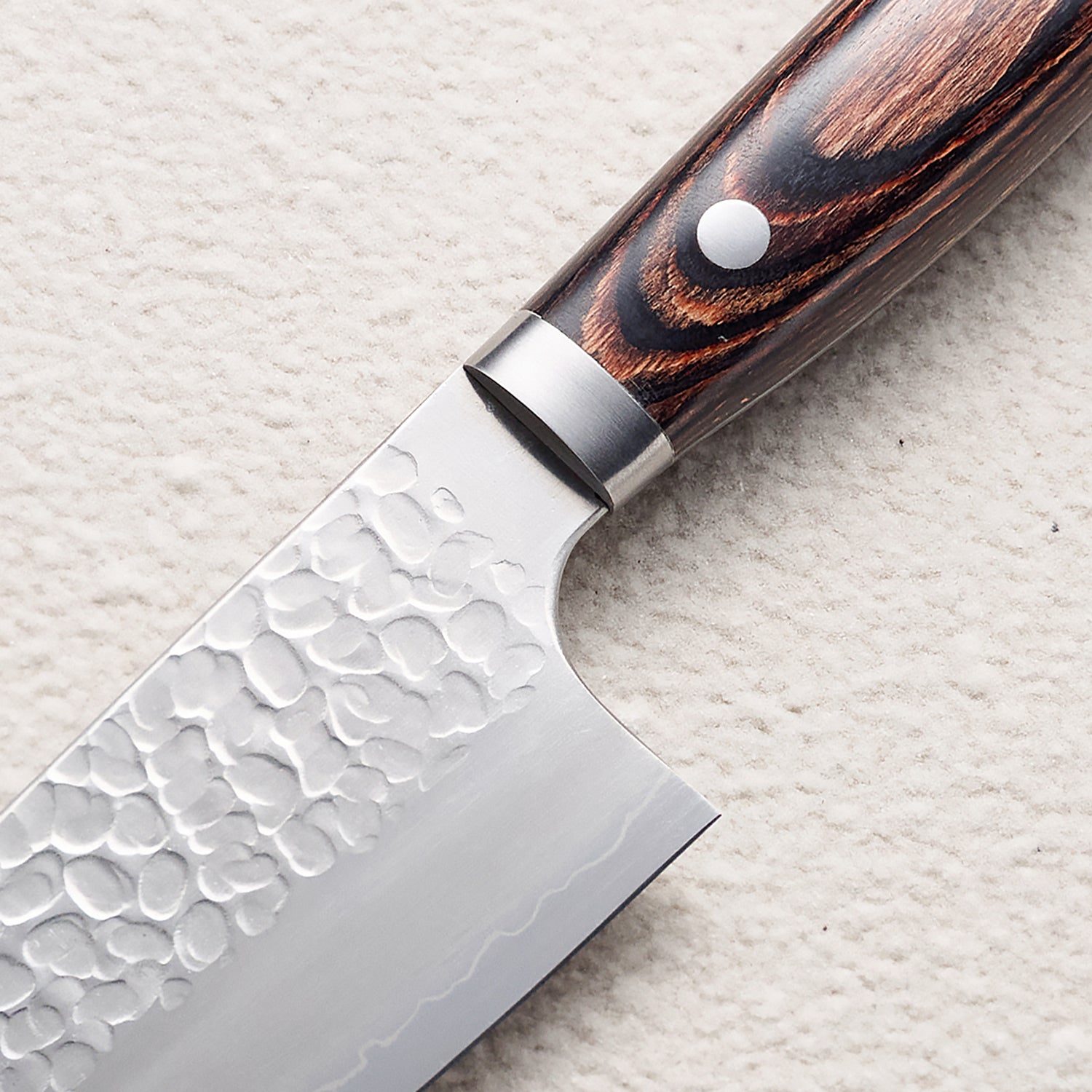Hammered Ginsan (Silver Steel #3) Santoku Knife with Colored Wood Handle 彩木锤纹银三厨房刀（三德）